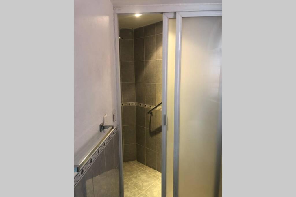 Amplia Habitacion Tipo Ejecutiva Con Bano Y Acceso Privados Toluca Exteriör bild